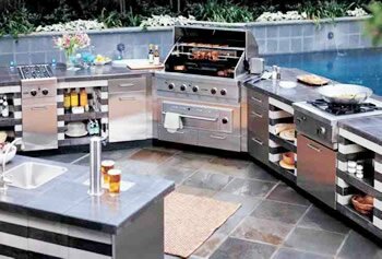 Outdoor Kitchen